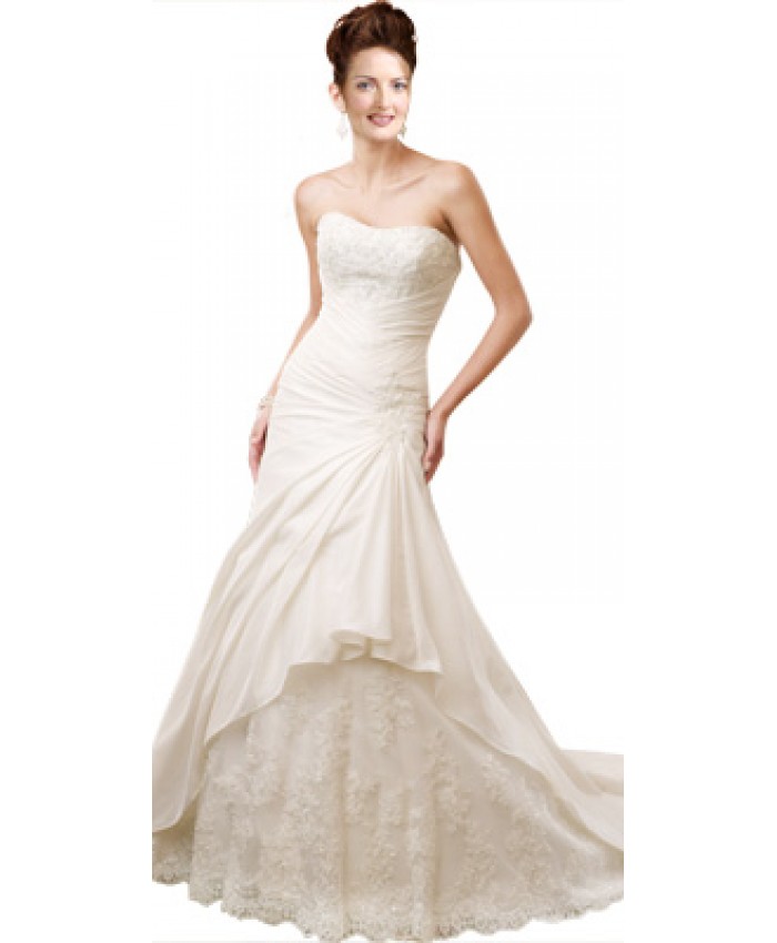 Classic Styled Strapless Bridal Gown
