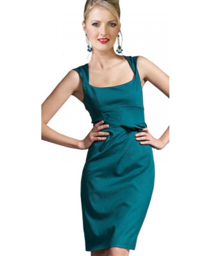 Sleeveless woman’s day formal dress